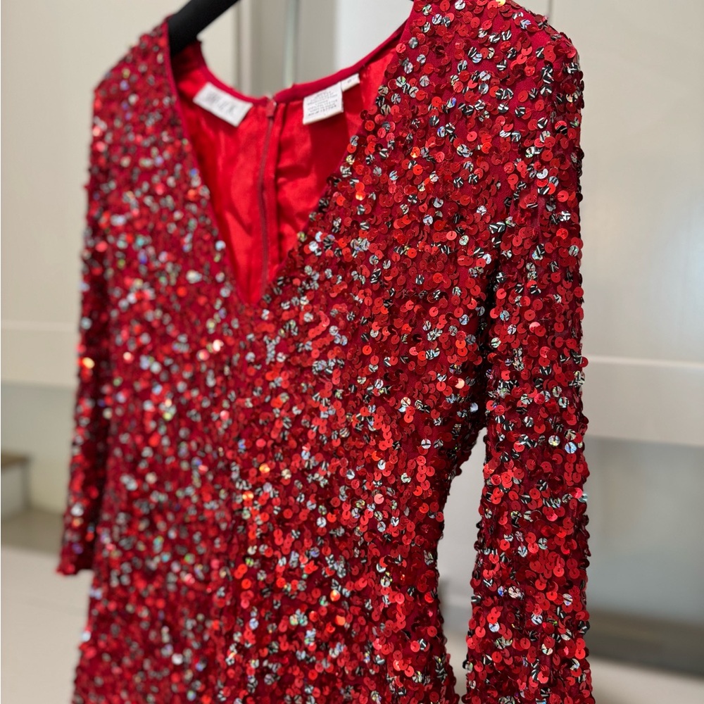 Red Long Sleeve V-Neck Cocktail Gown